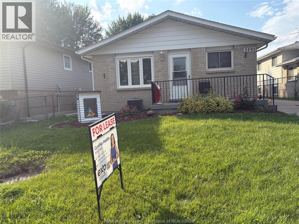3295 Aurora, Windsor, ON
