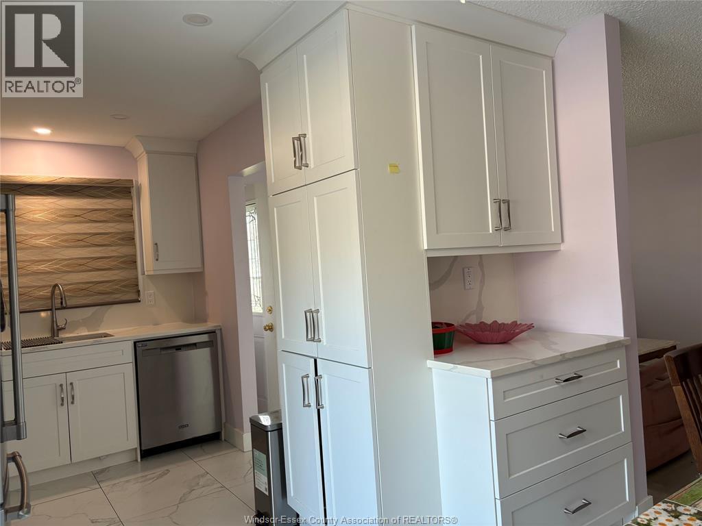 3295 Aurora, Windsor, ON
