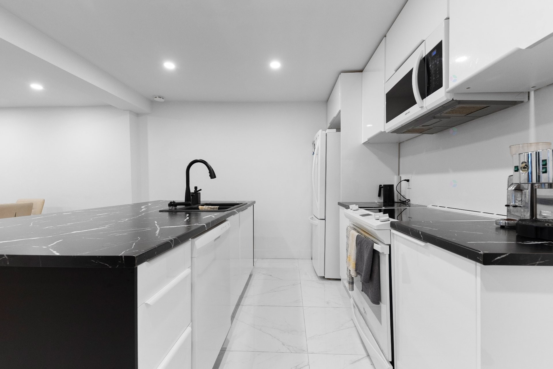 Kitchen - 7442 Rue St-Gérard, Montréal (Villeray/Saint-Michel/Parc-Extension), QC