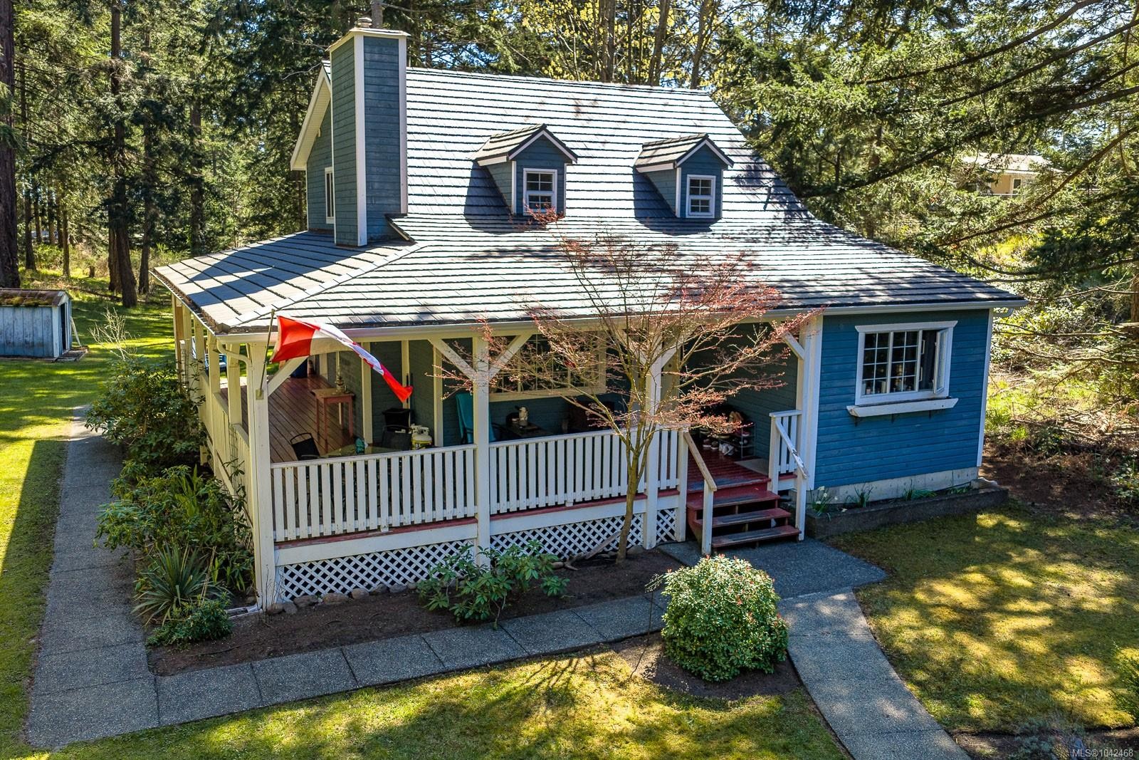 745 Lazo Rd, Comox, BC