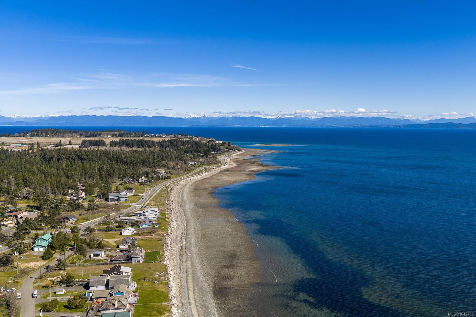 745 Lazo Rd, Comox, BC