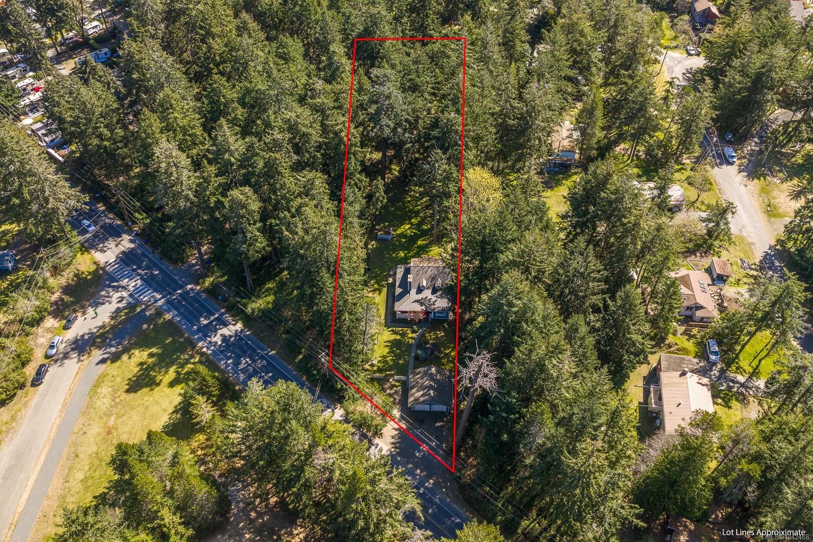 745 Lazo Rd, Comox, BC