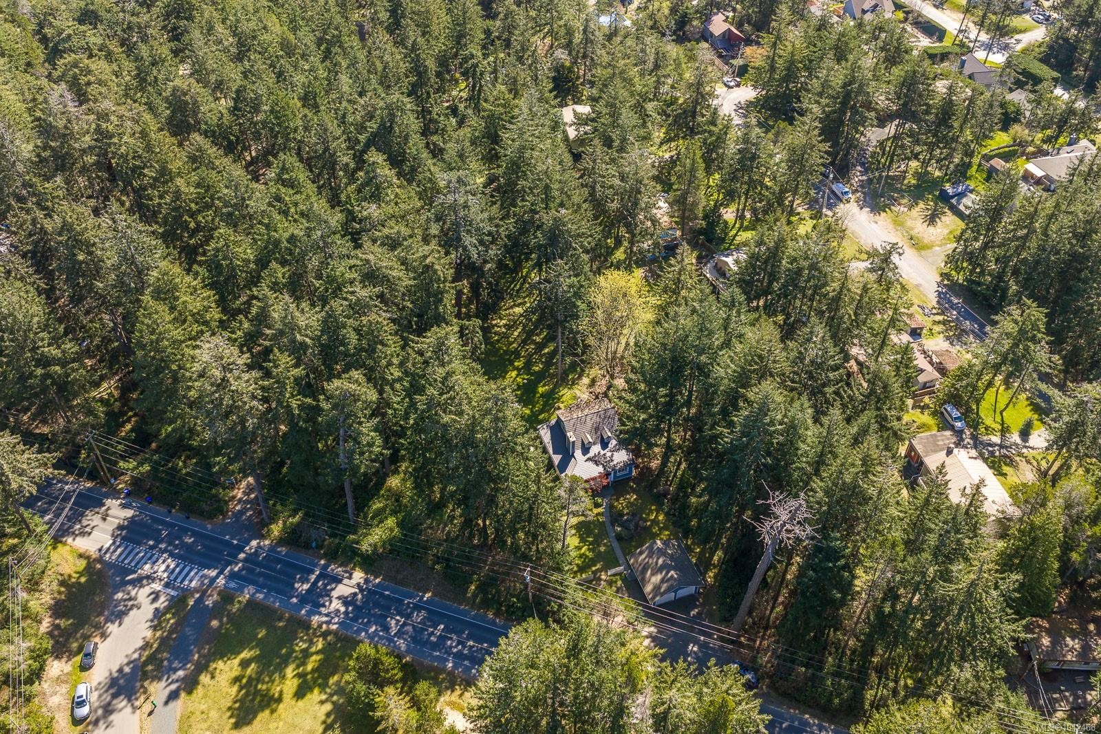 745 Lazo Rd, Comox, BC