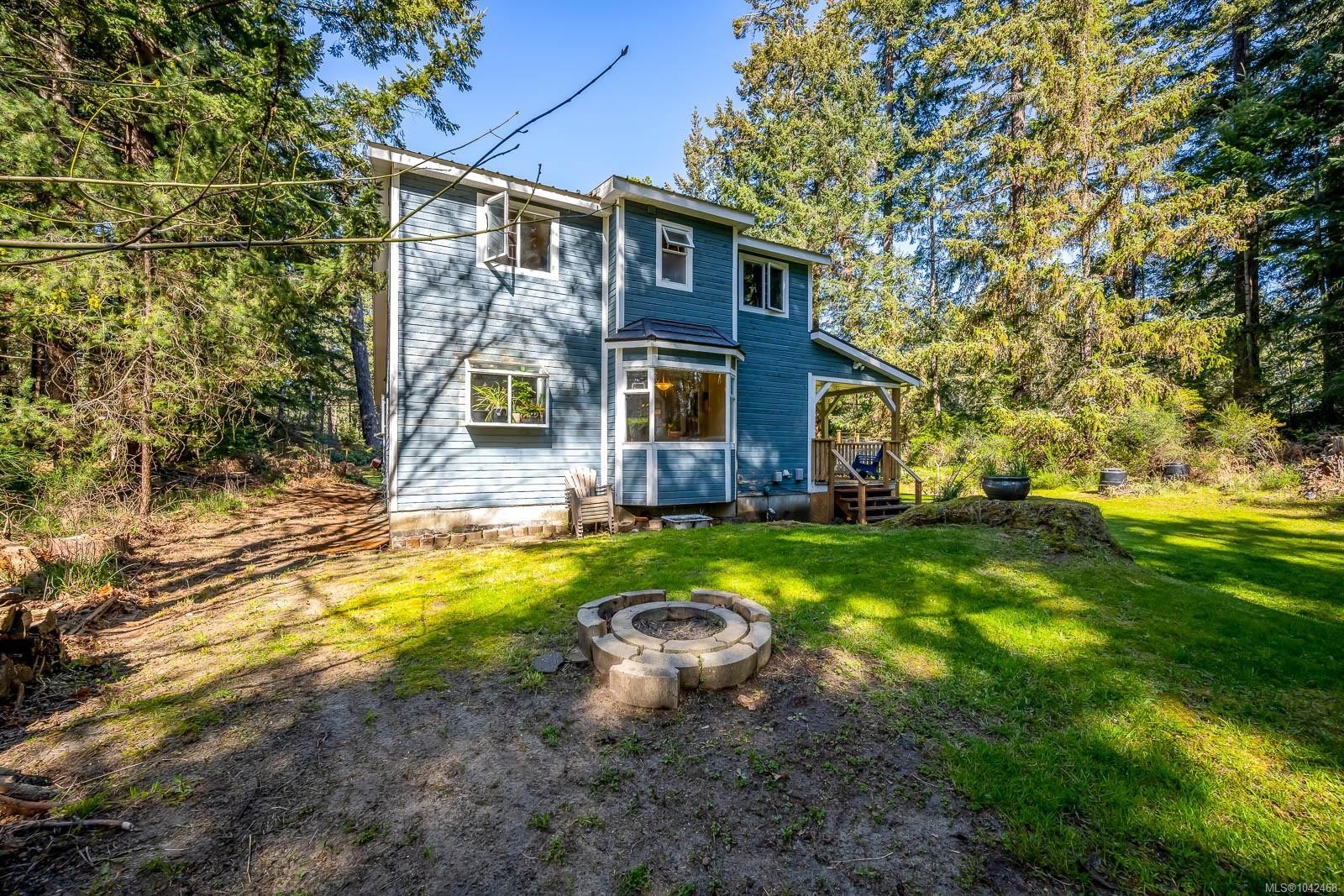 745 Lazo Rd, Comox, BC