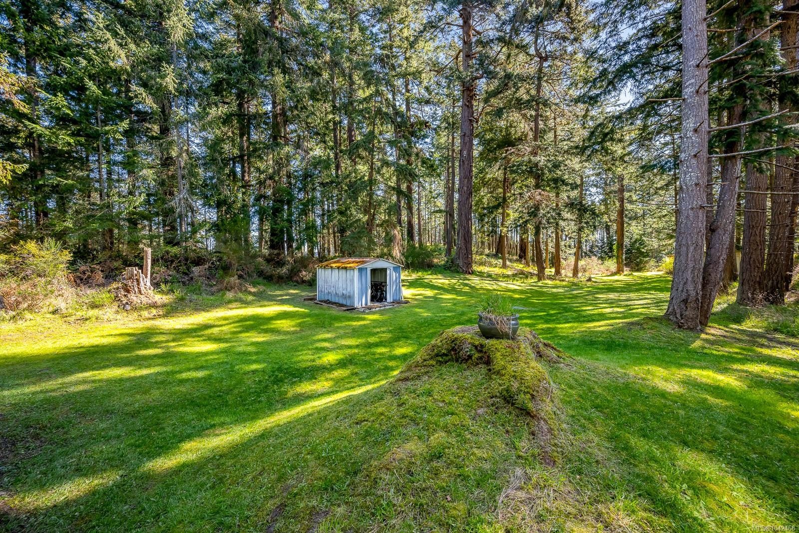 745 Lazo Rd, Comox, BC
