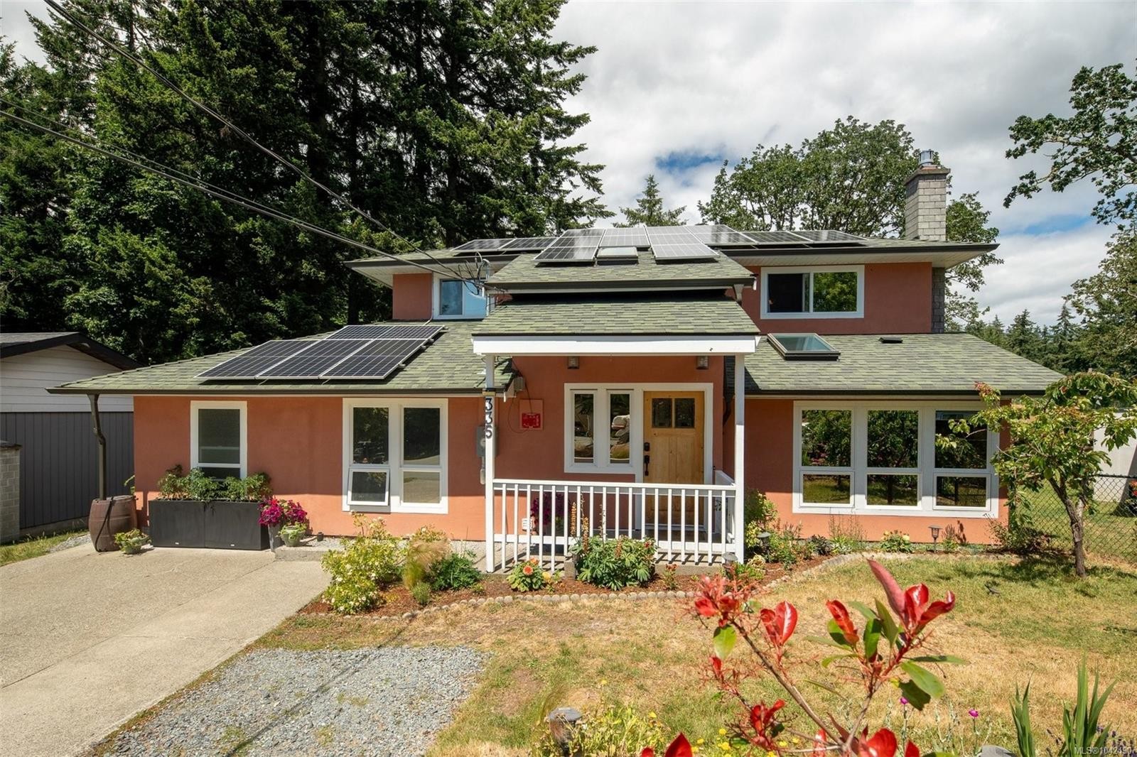 335 Damon Dr, View Royal, BC