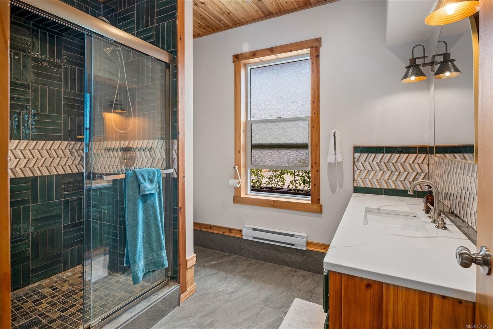 335 Damon Dr, View Royal, BC
