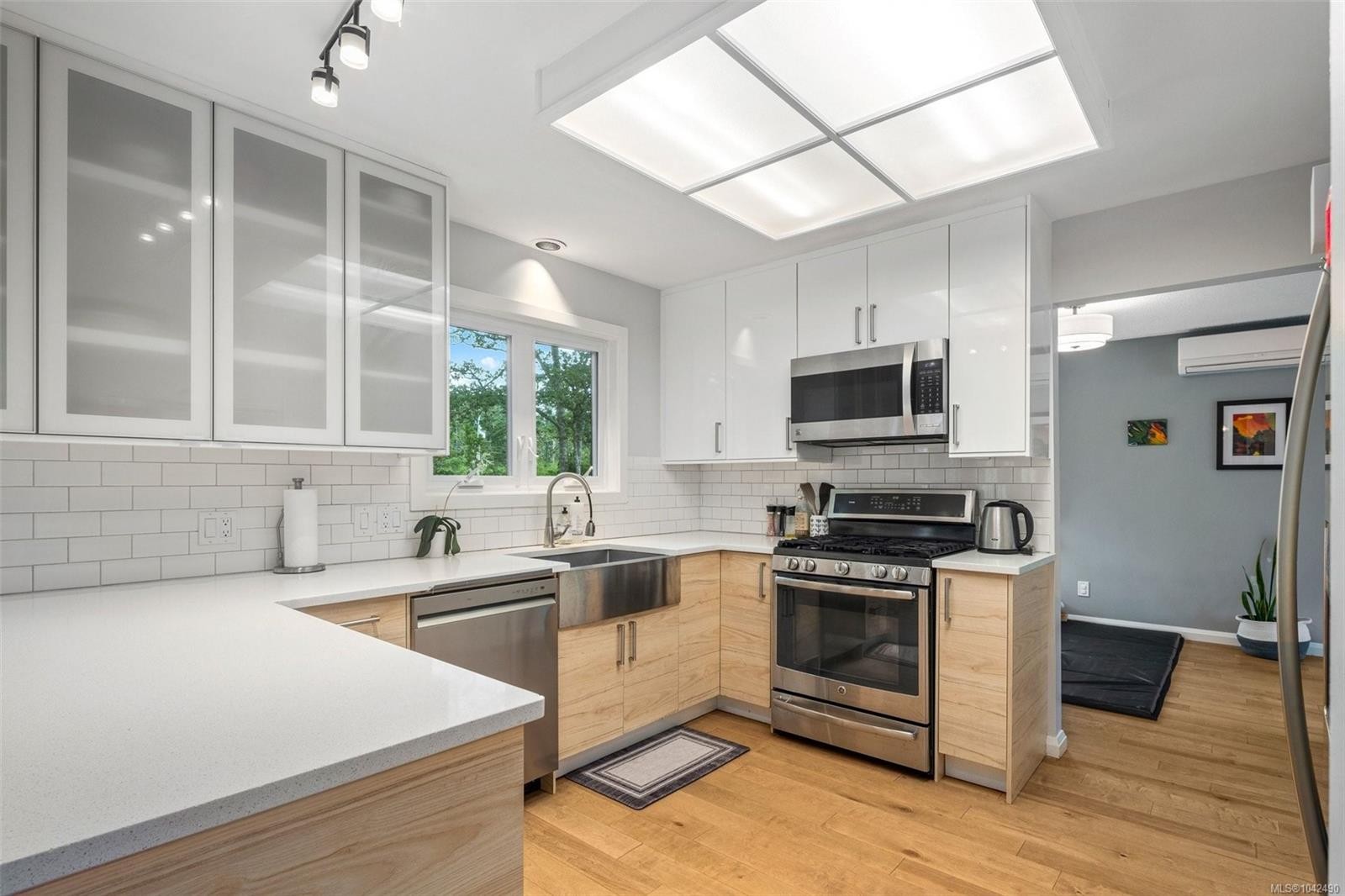 335 Damon Dr, View Royal, BC
