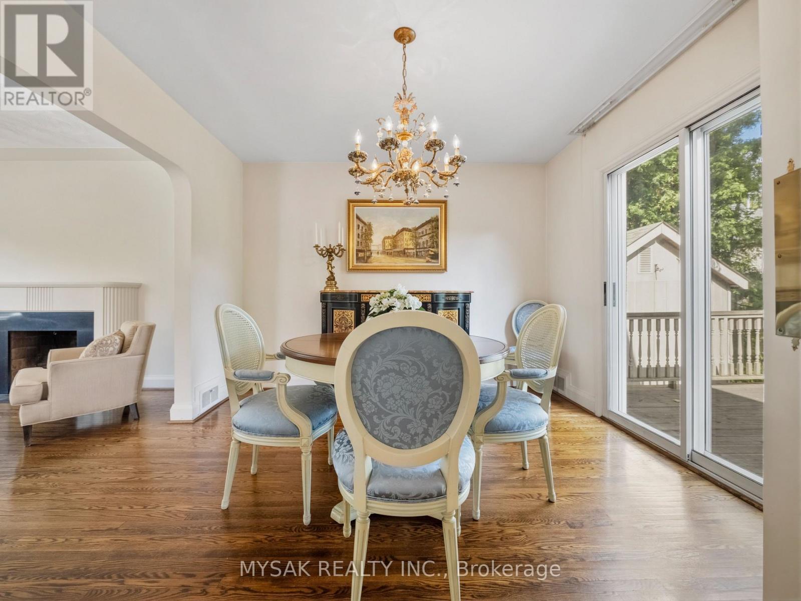 21 Oak Hampton Boulevard, Toronto, ON