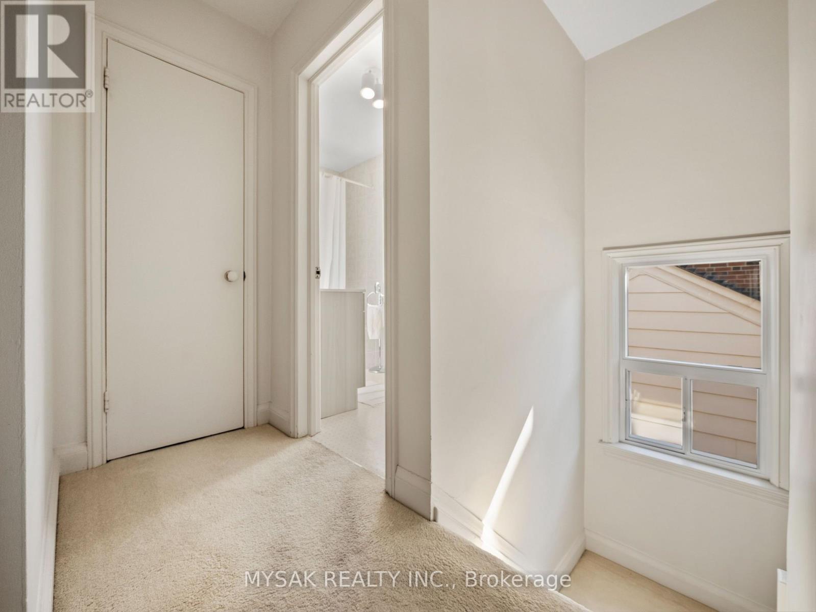 21 Oak Hampton Boulevard, Toronto, ON