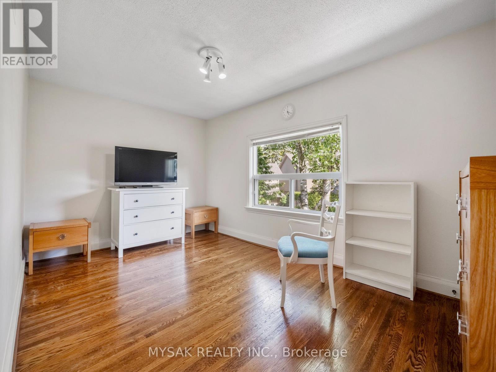 21 Oak Hampton Boulevard, Toronto, ON