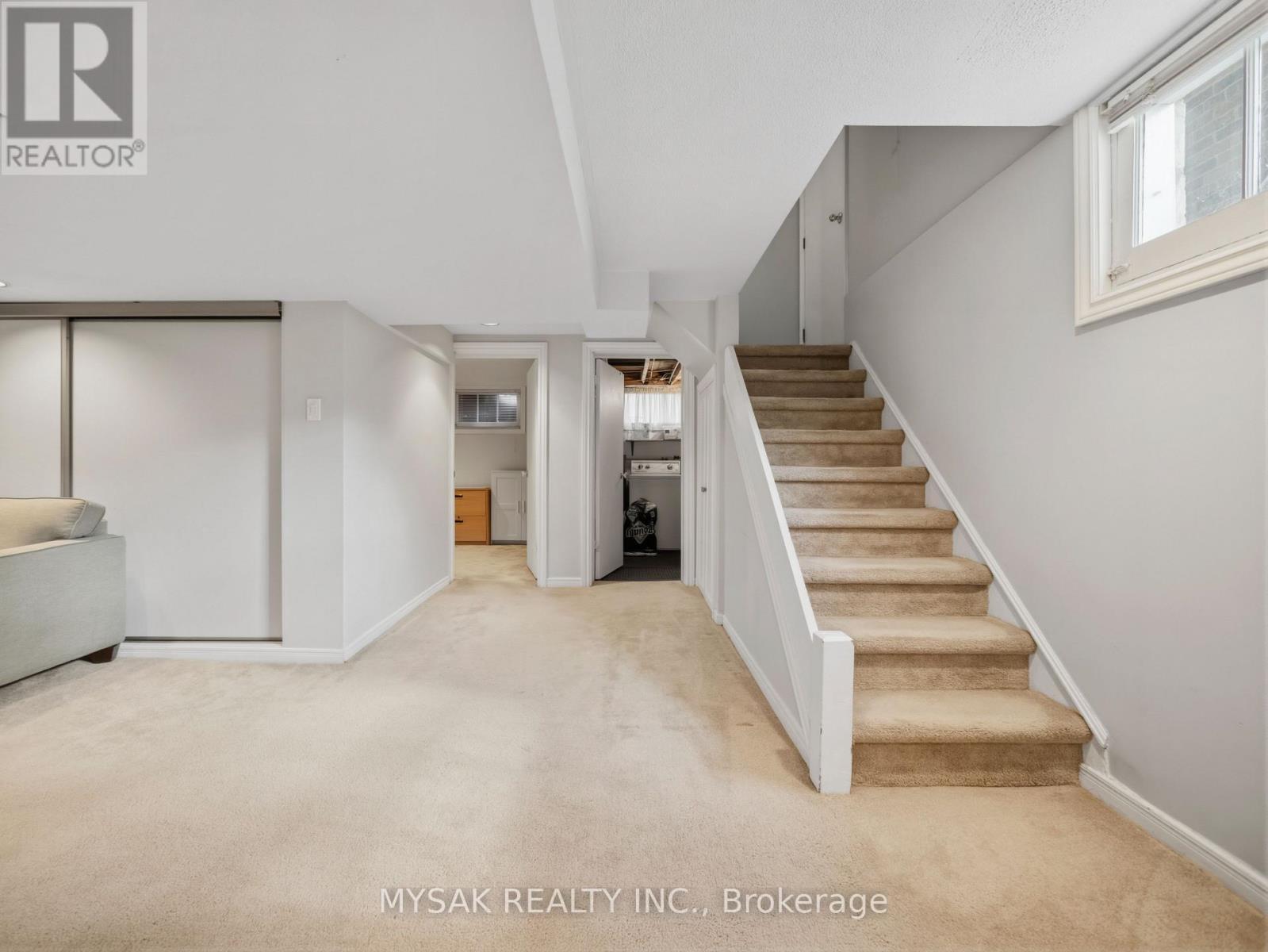 21 Oak Hampton Boulevard, Toronto, ON