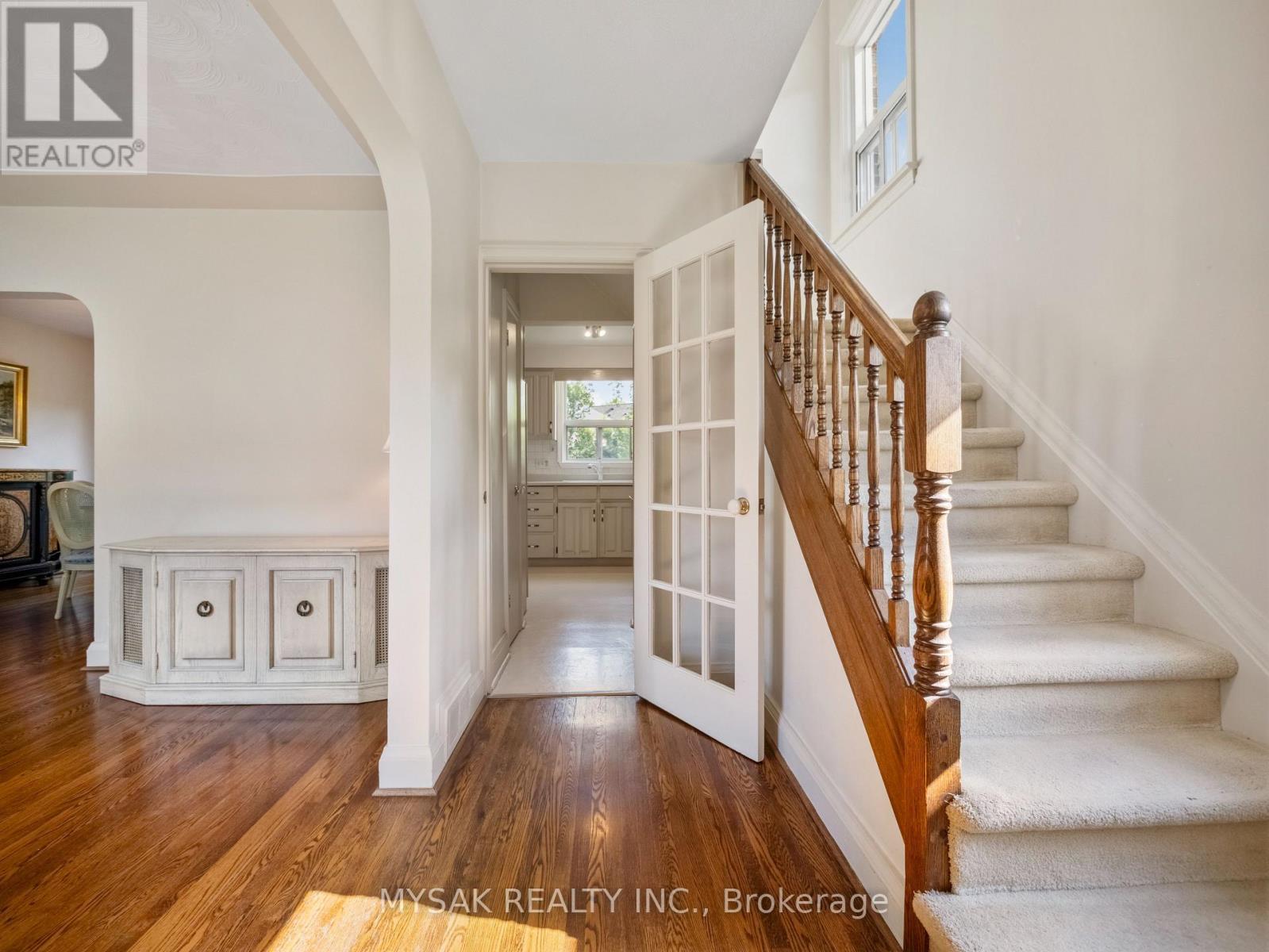 21 Oak Hampton Boulevard, Toronto, ON