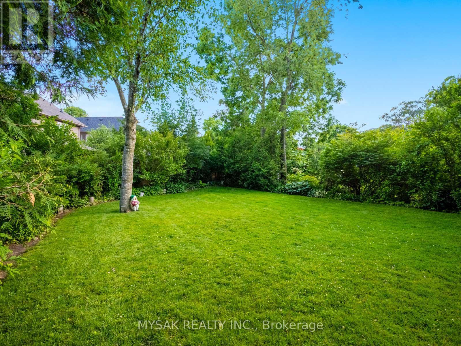21 Oak Hampton Boulevard, Toronto, ON