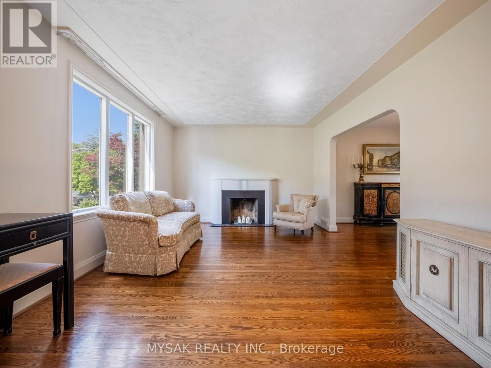 21 Oak Hampton Boulevard, Toronto, ON