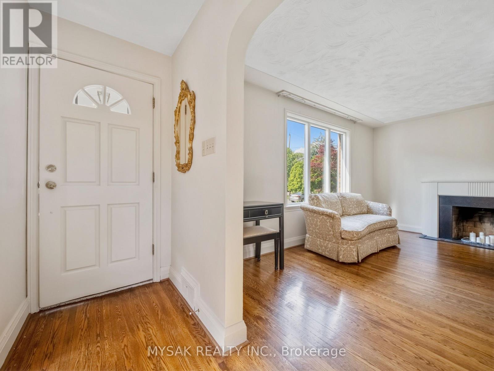 21 Oak Hampton Boulevard, Toronto, ON