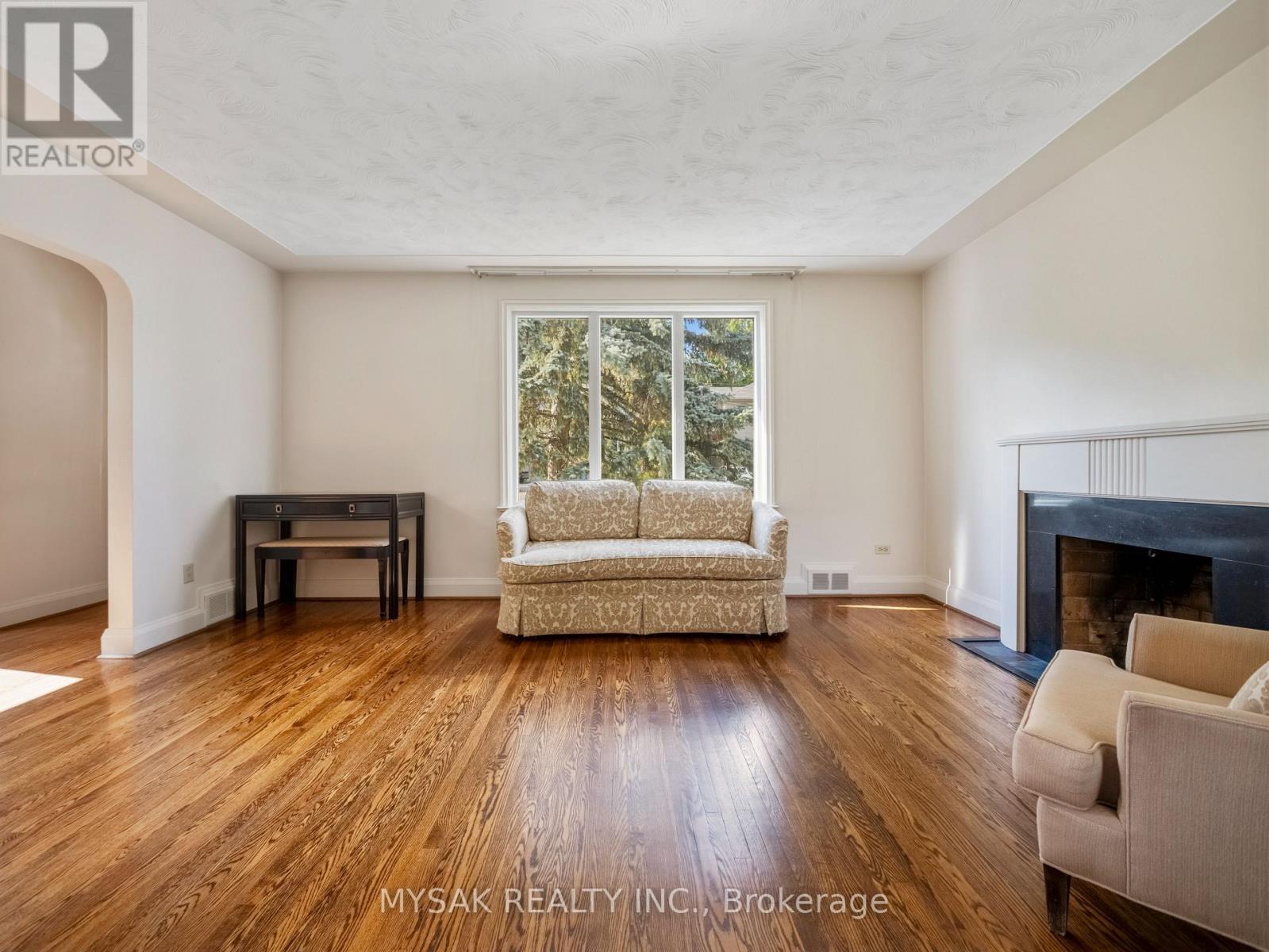 21 Oak Hampton Boulevard, Toronto, ON