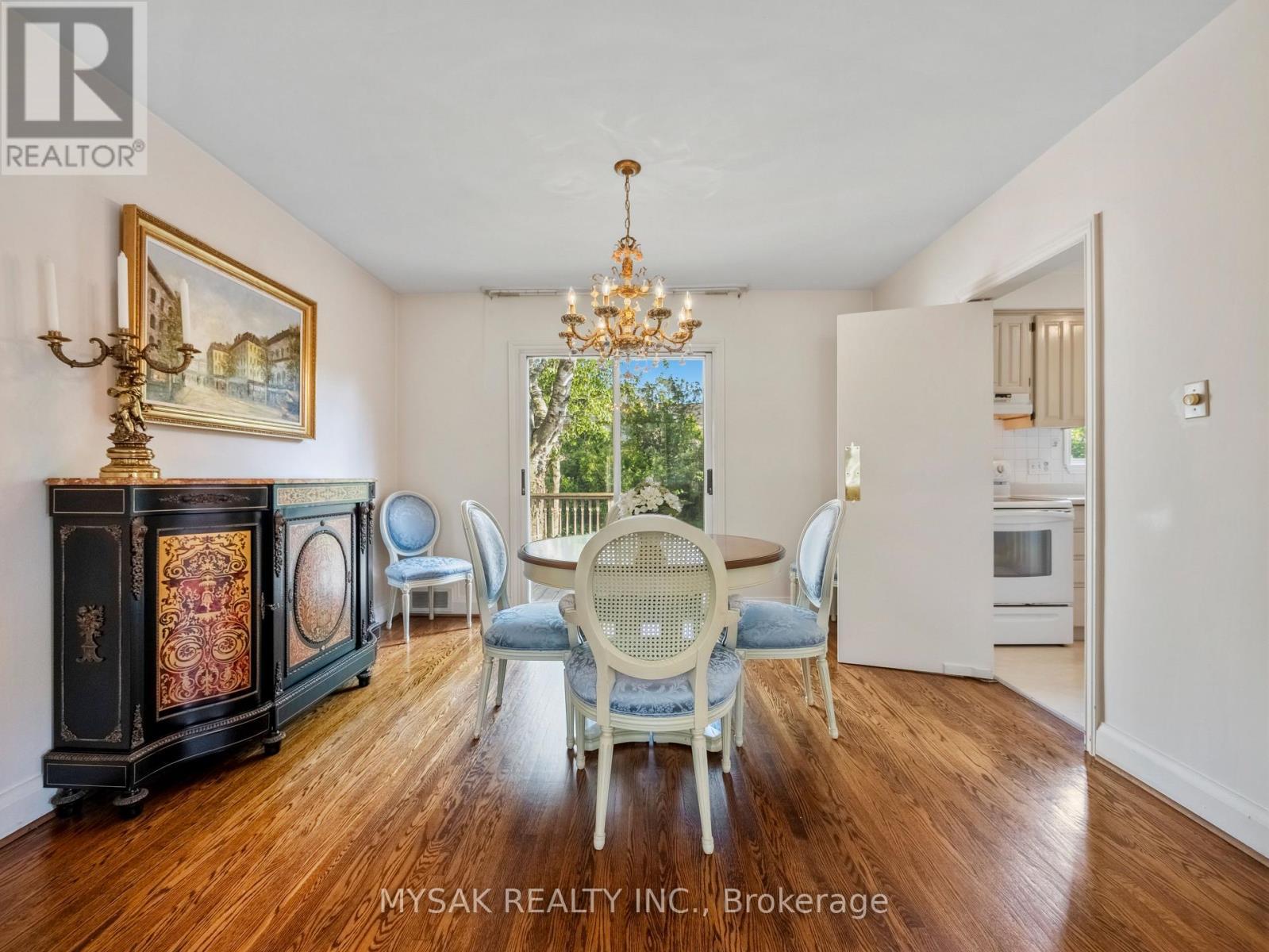 21 Oak Hampton Boulevard, Toronto, ON