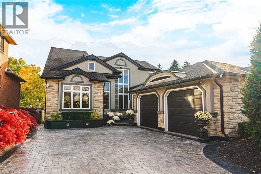 Front house - 712 Highvalley Road, Ancaster, ON