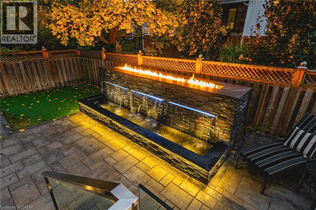 Patio terrace - 712 Highvalley Road, Ancaster, ON