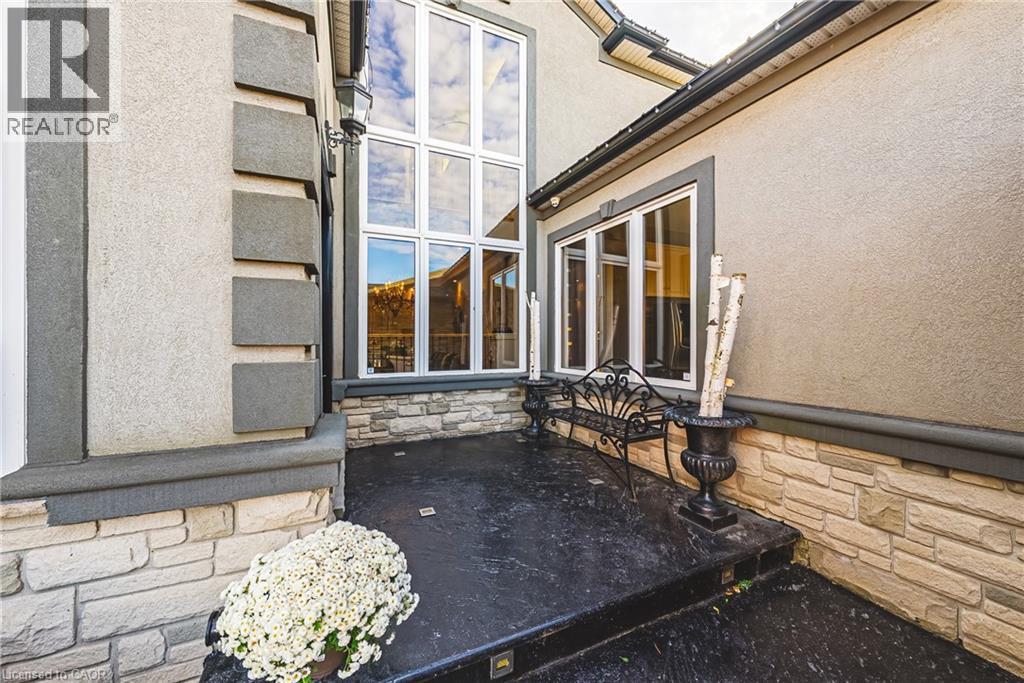 712 Highvalley Road, Ancaster, ON