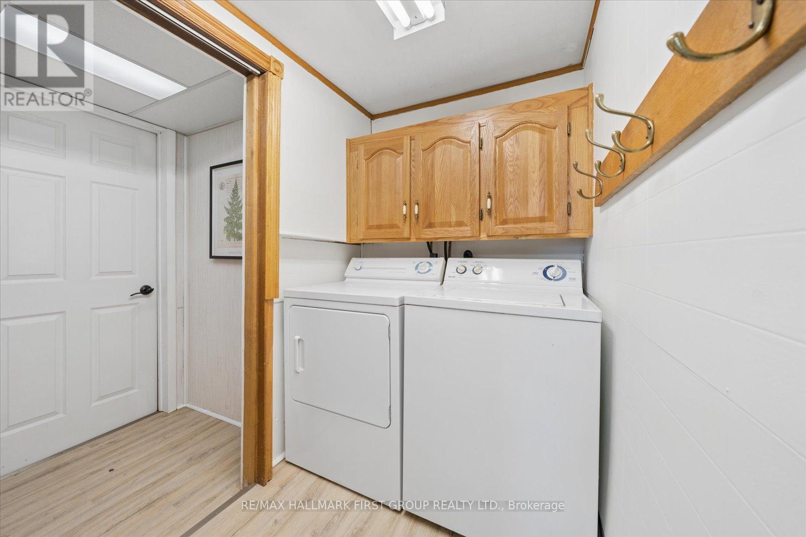 130 Myrtle Road E, Whitby, ON - Indoor Photo Showing Laundry Room