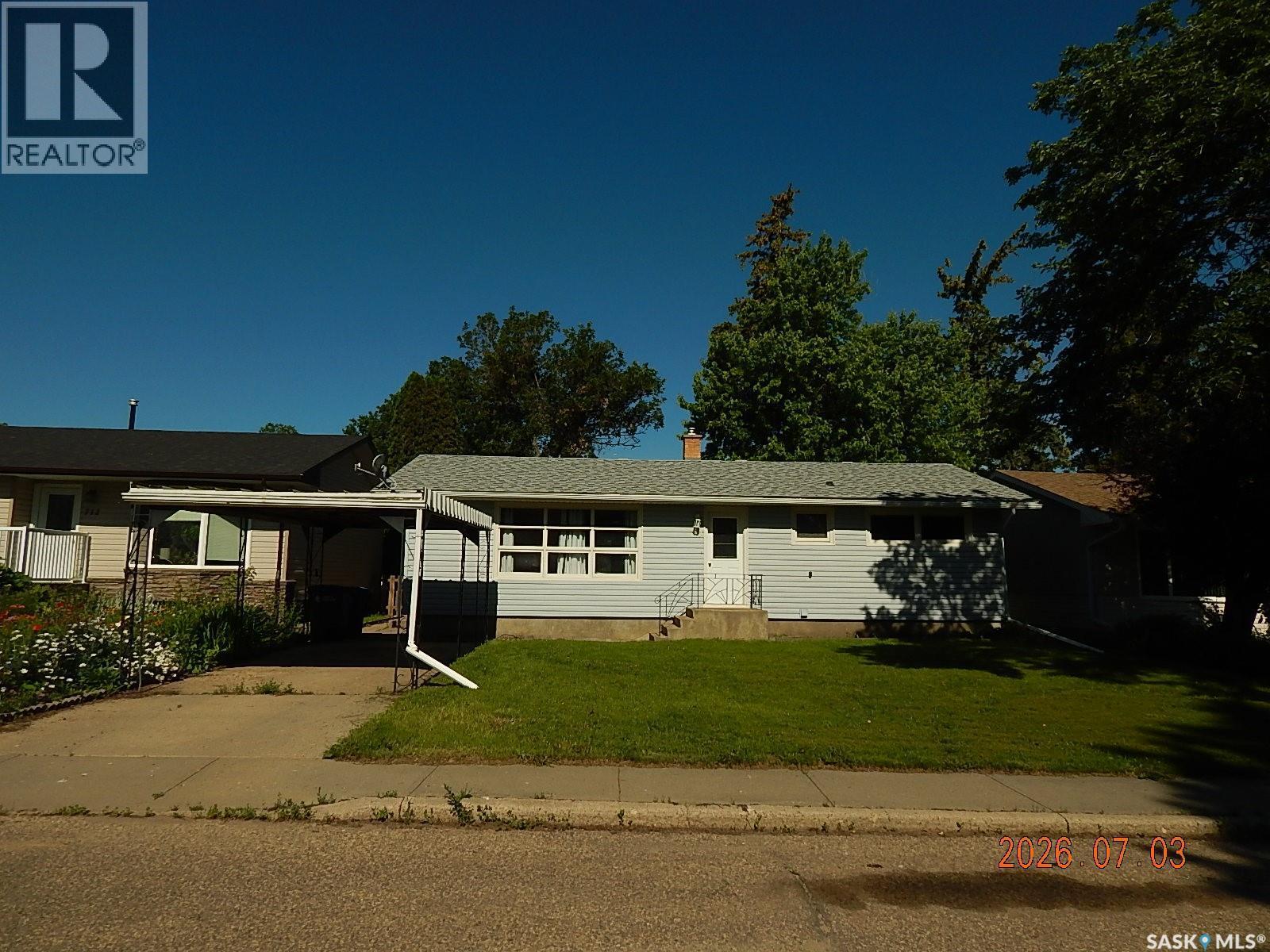 710 3Rd Street E, Assiniboia, SK
