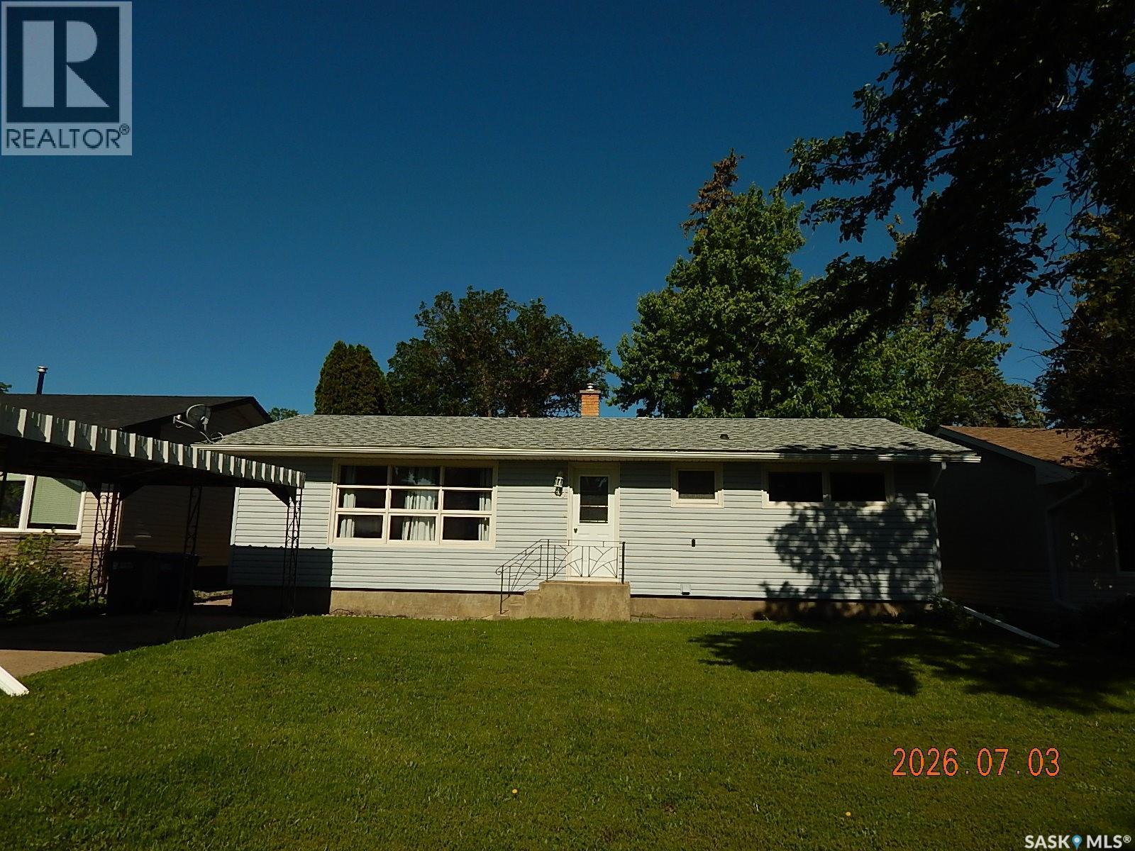 710 3Rd Street E, Assiniboia, SK