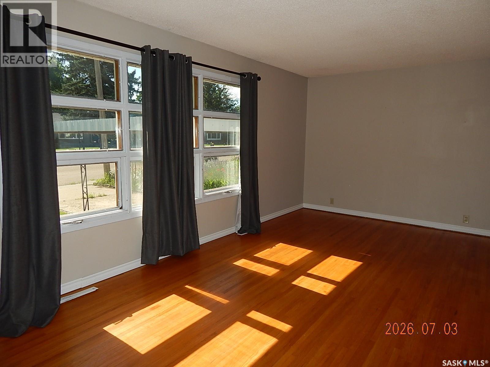 710 3Rd Street E, Assiniboia, SK - Indoor Photo Showing Other Room