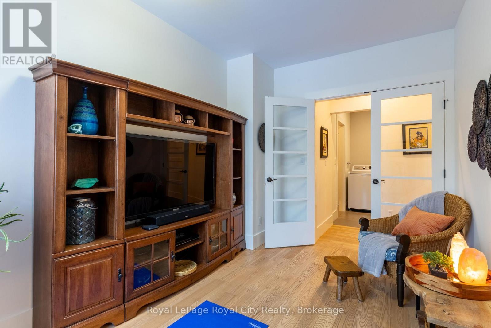 Family Room - 255 Normandy Avenue, Waterloo, ON