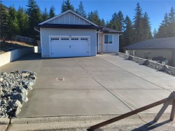 549 Mountain View Dr Lake Cowichan, BC V0R 2G0