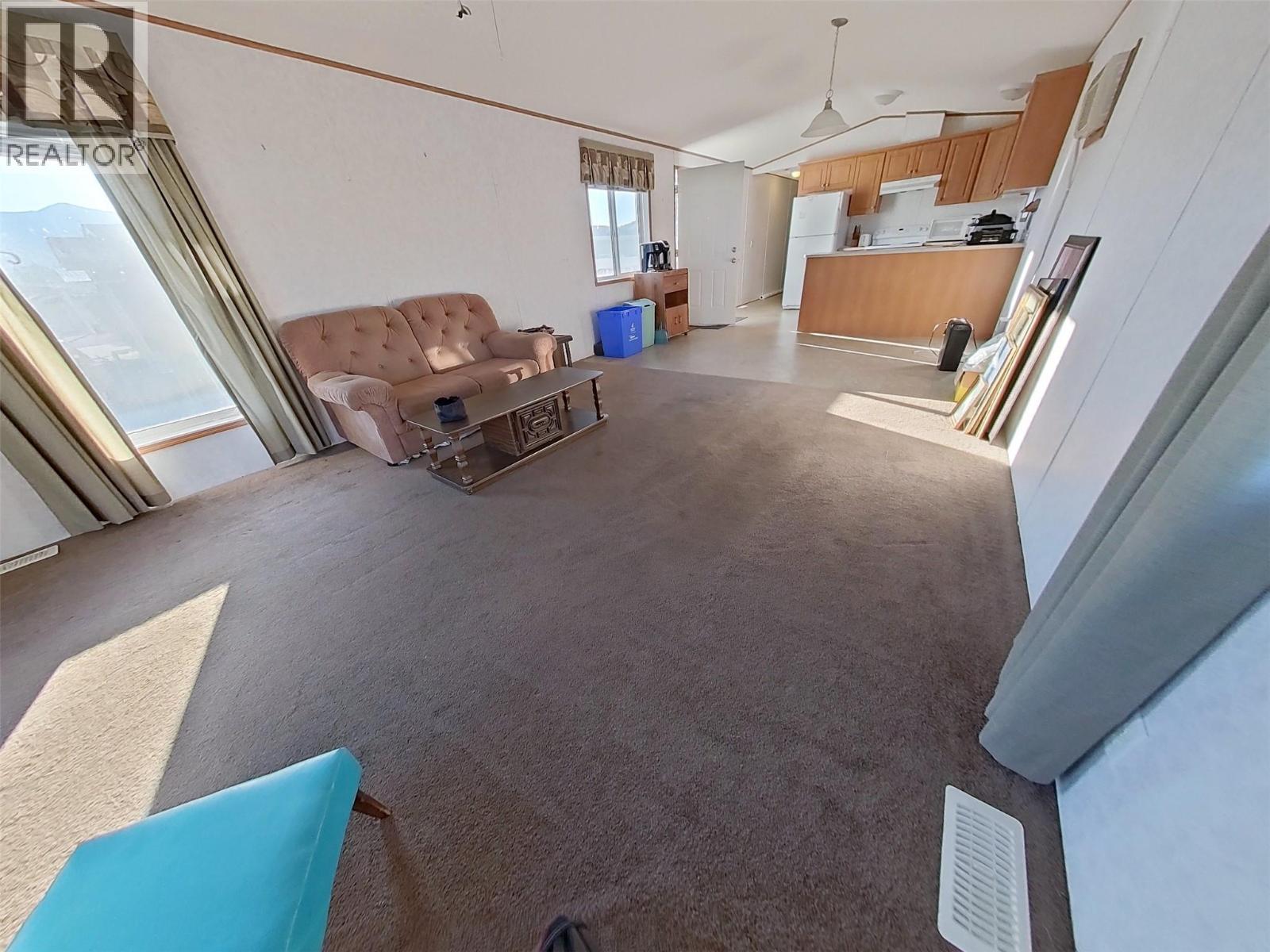 whether stripping in good condition - 724 Devon Street Unit# Unit #55, Creston, BC
