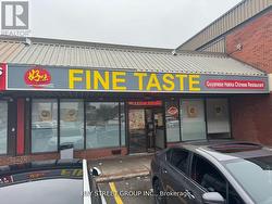16 KENNEDY ROAD S Brampton, ON L6W 3E1