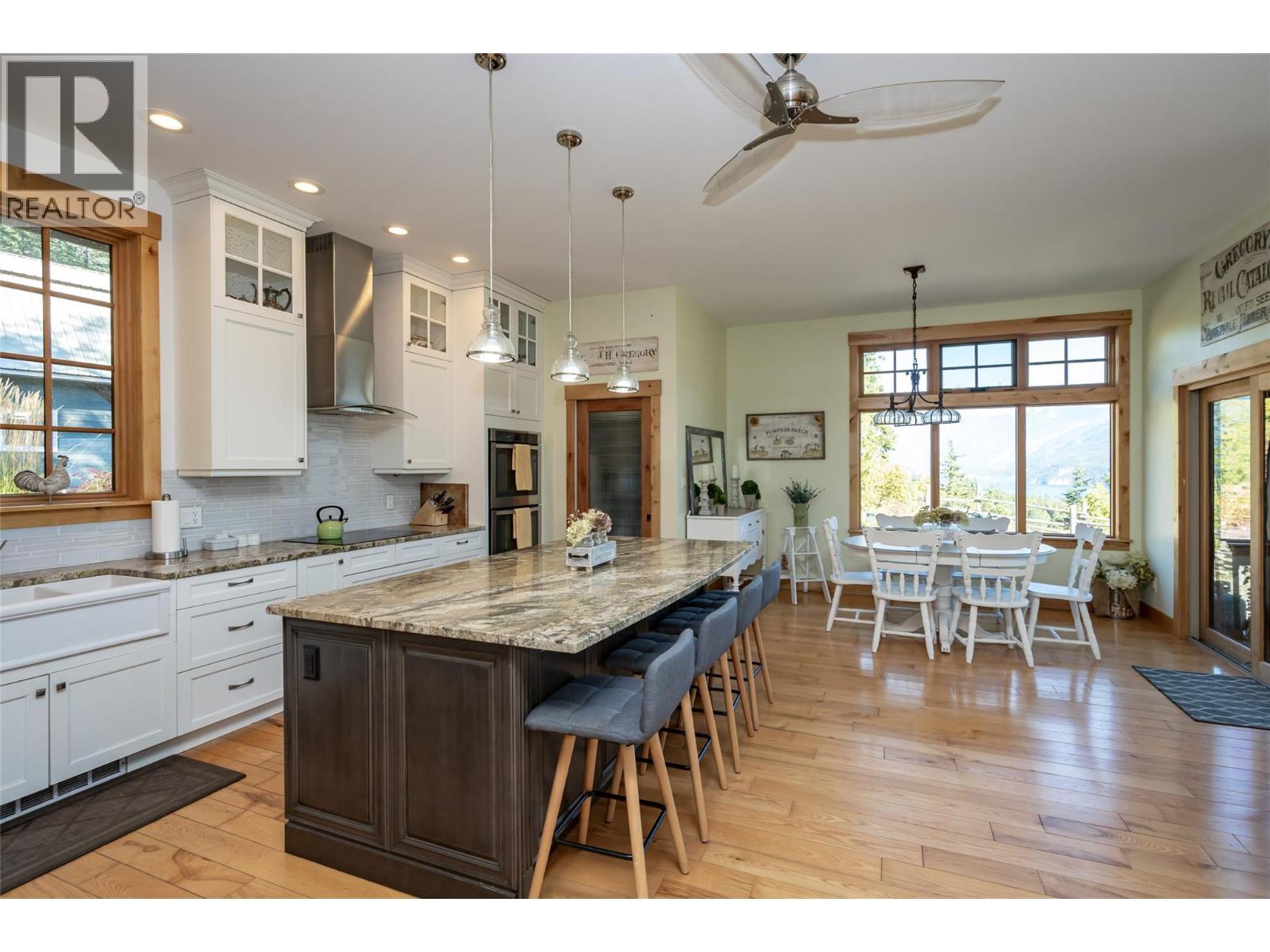 8840 Olson Road, Kaslo, BC - Indoor