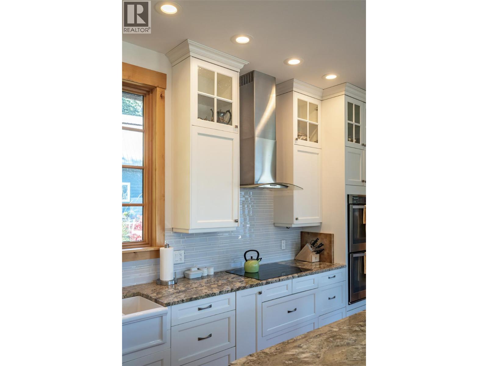 8840 Olson Road, Kaslo, BC - Indoor Photo Showing Kitchen