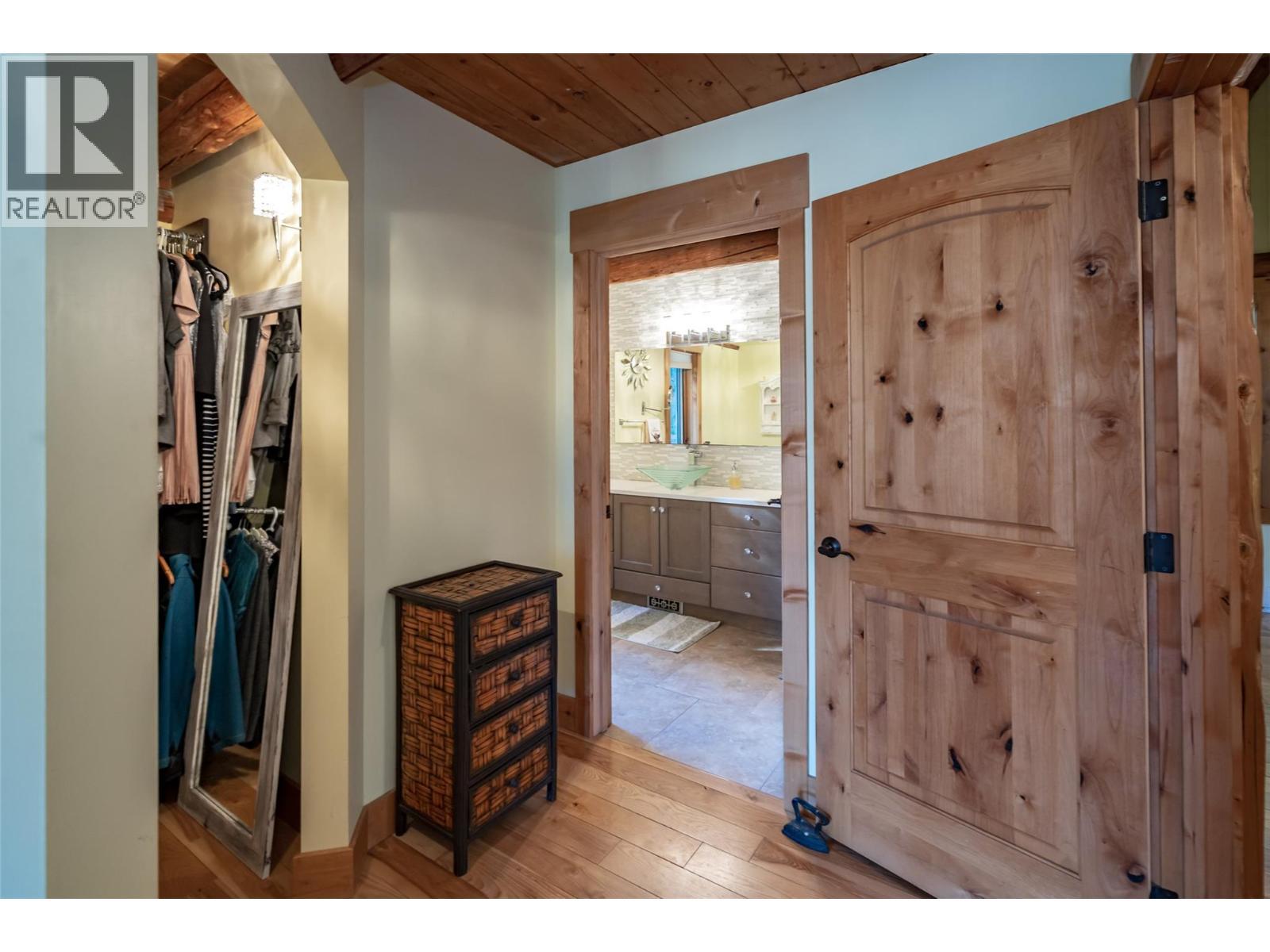 8840 Olson Road, Kaslo, BC - Indoor Photo Showing Other Room
