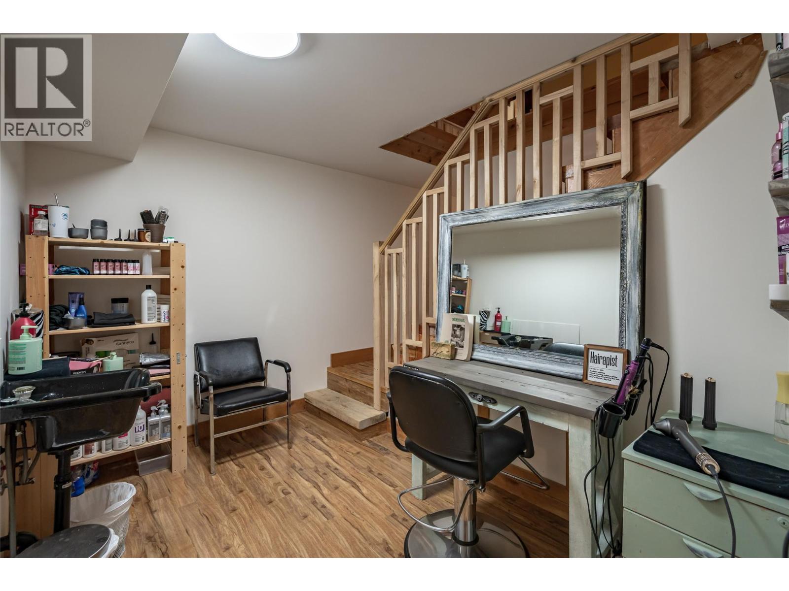 8840 Olson Road, Kaslo, BC - Indoor Photo Showing Office