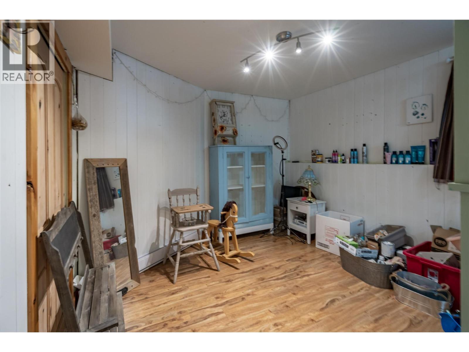 8840 Olson Road, Kaslo, BC - Indoor Photo Showing Other Room