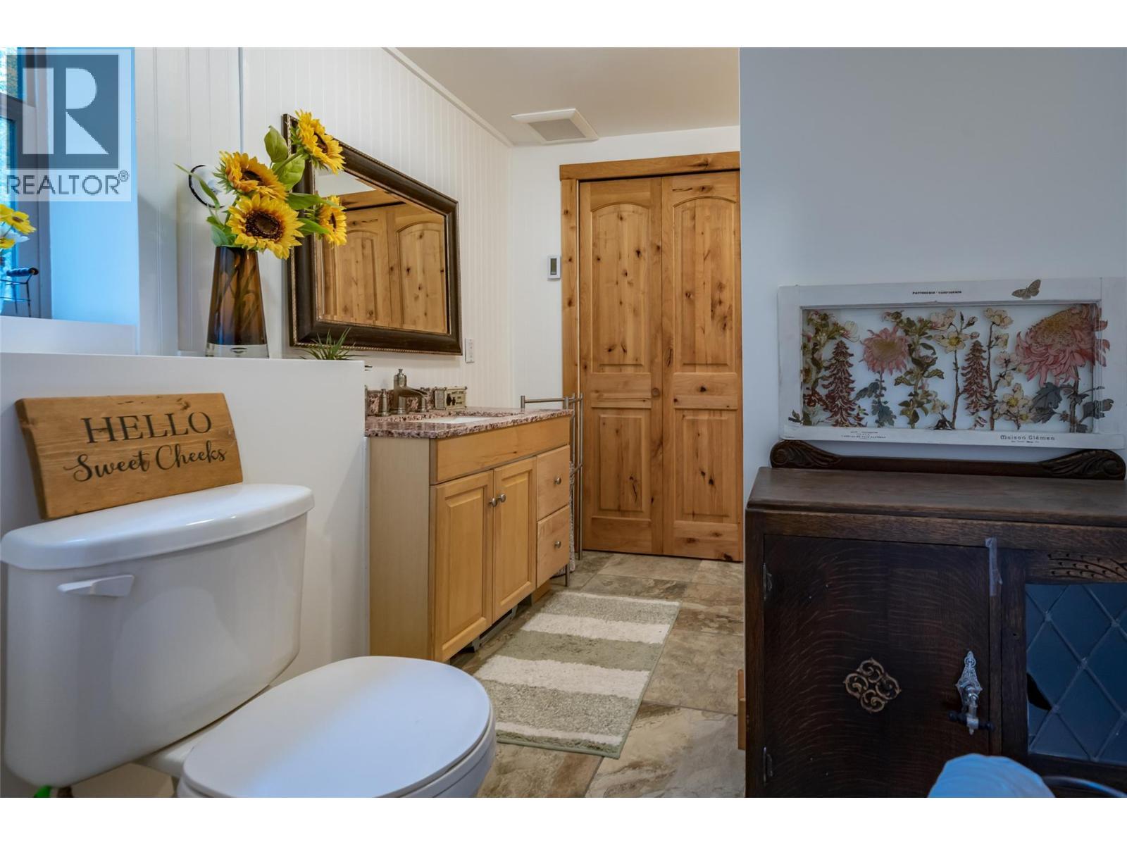 8840 Olson Road, Kaslo, BC - Indoor Photo Showing Bathroom