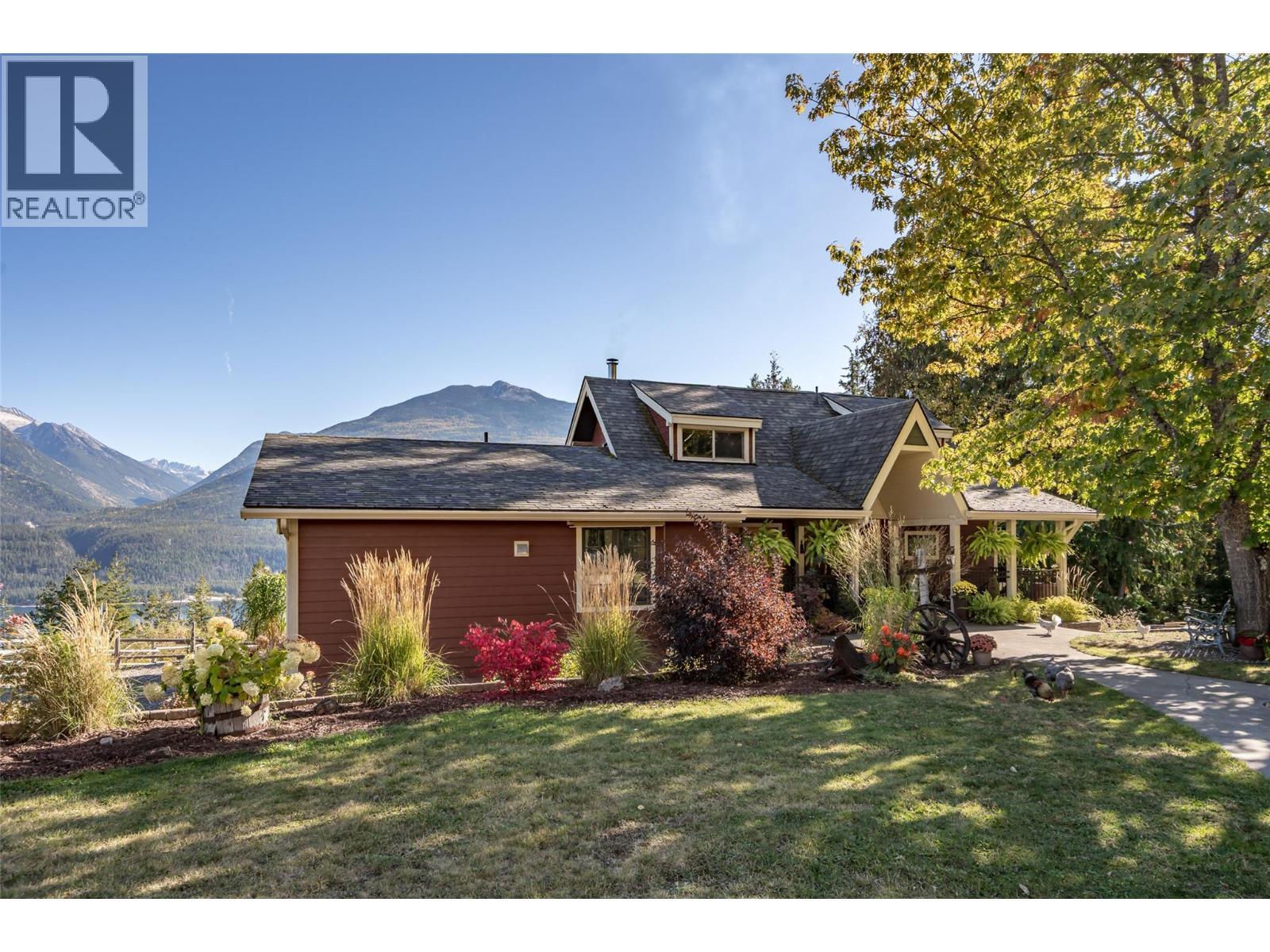 8840 Olson Road, Kaslo, BC - Outdoor