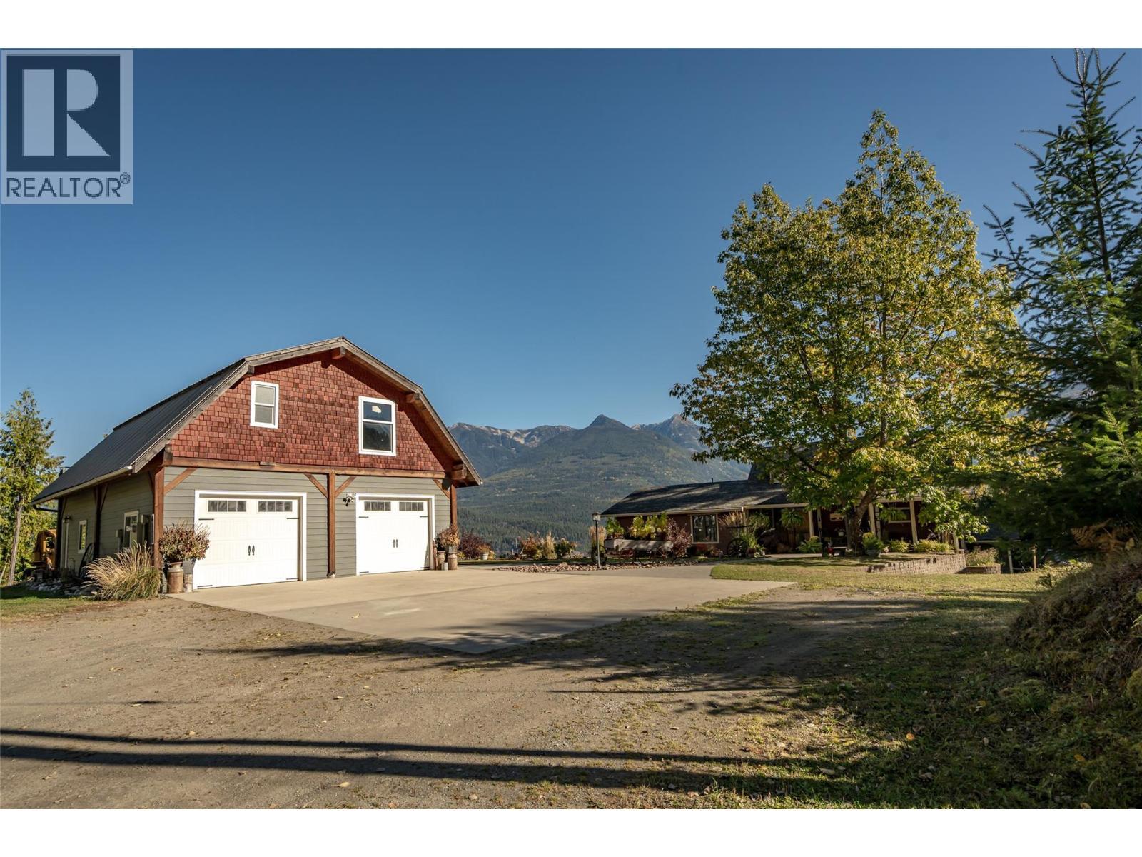 8840 Olson Road, Kaslo, BC - Outdoor