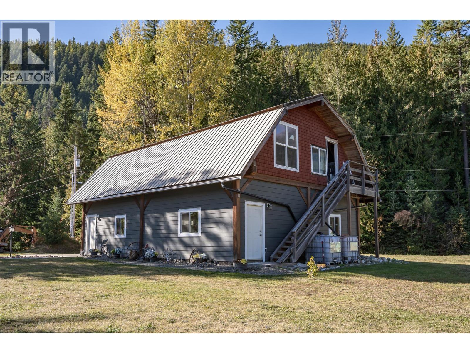 8840 Olson Road, Kaslo, BC - Outdoor