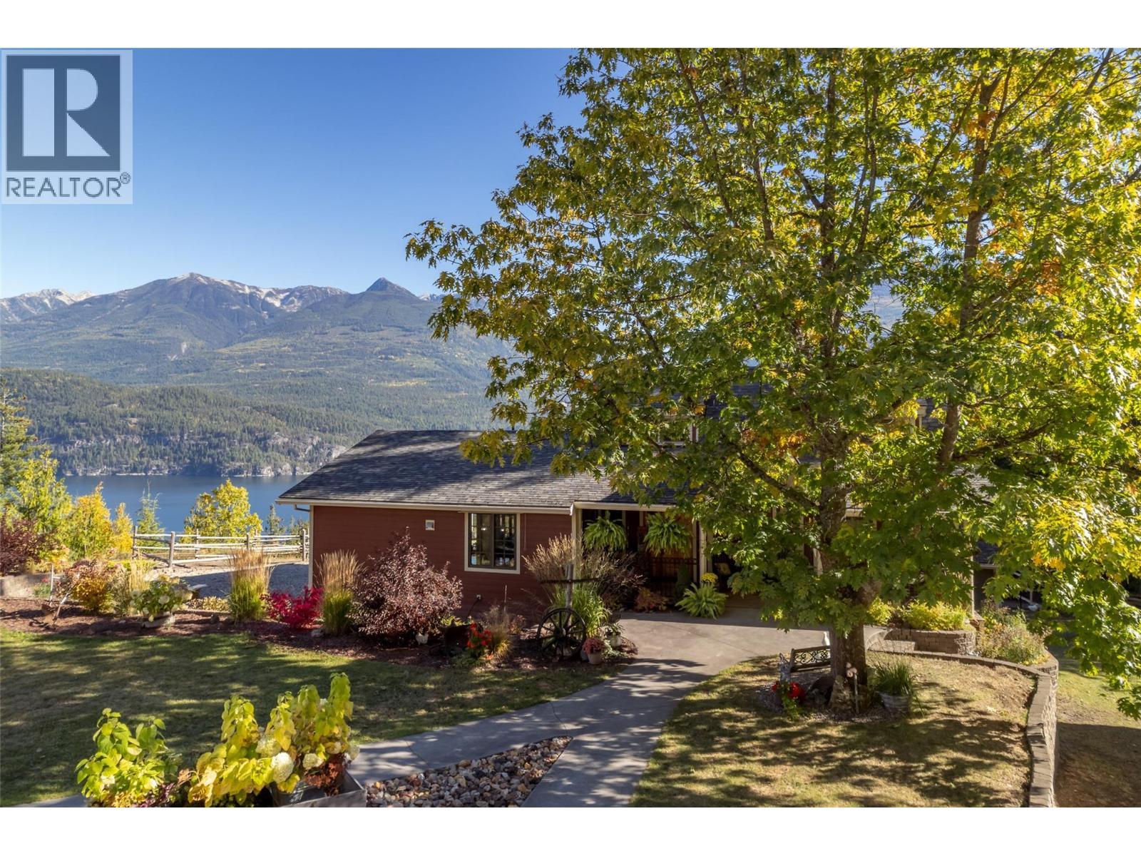 8840 Olson Road, Kaslo, BC - Outdoor With Body Of Water With View