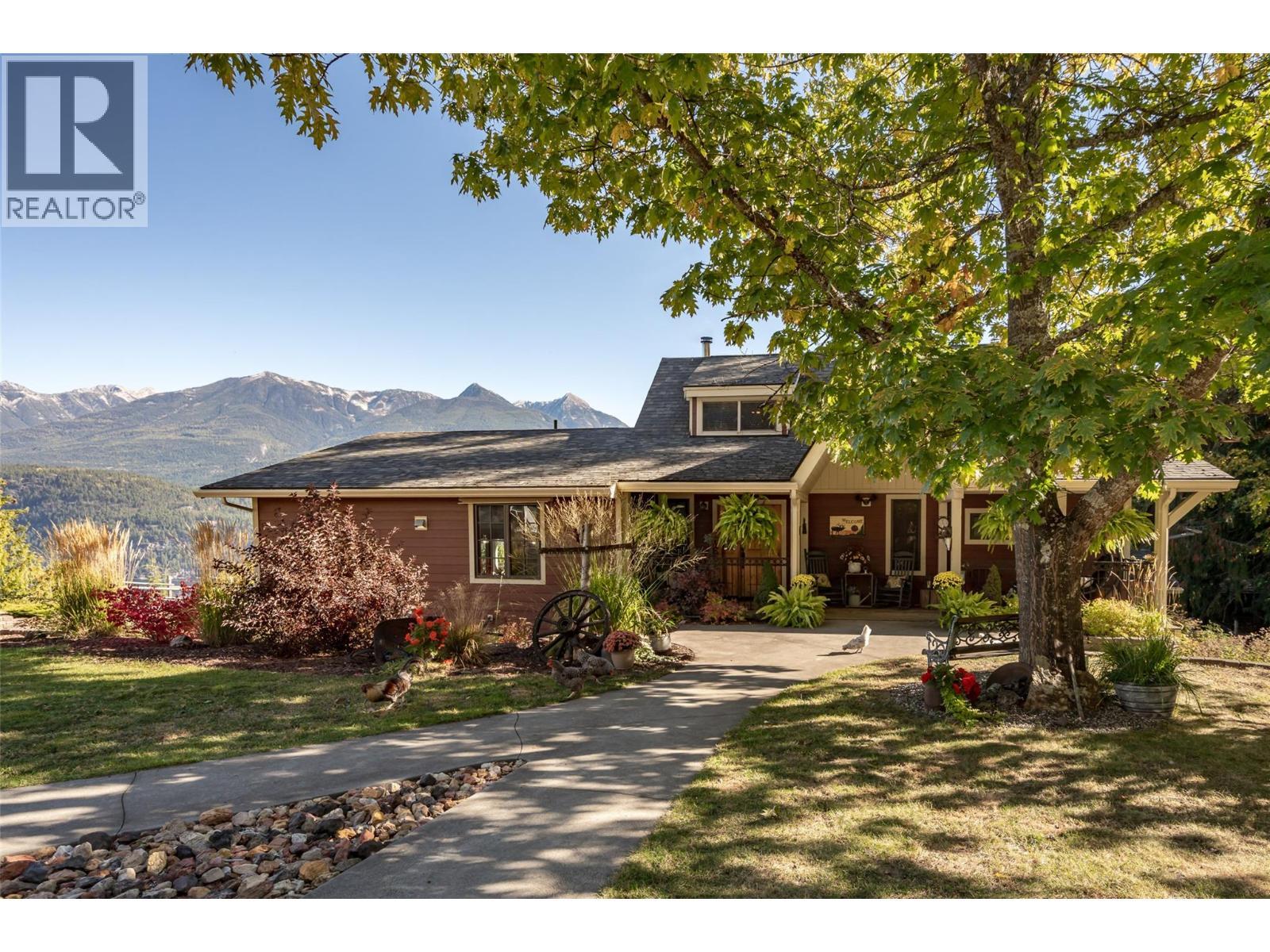 8840 Olson Road, Kaslo, BC - Outdoor