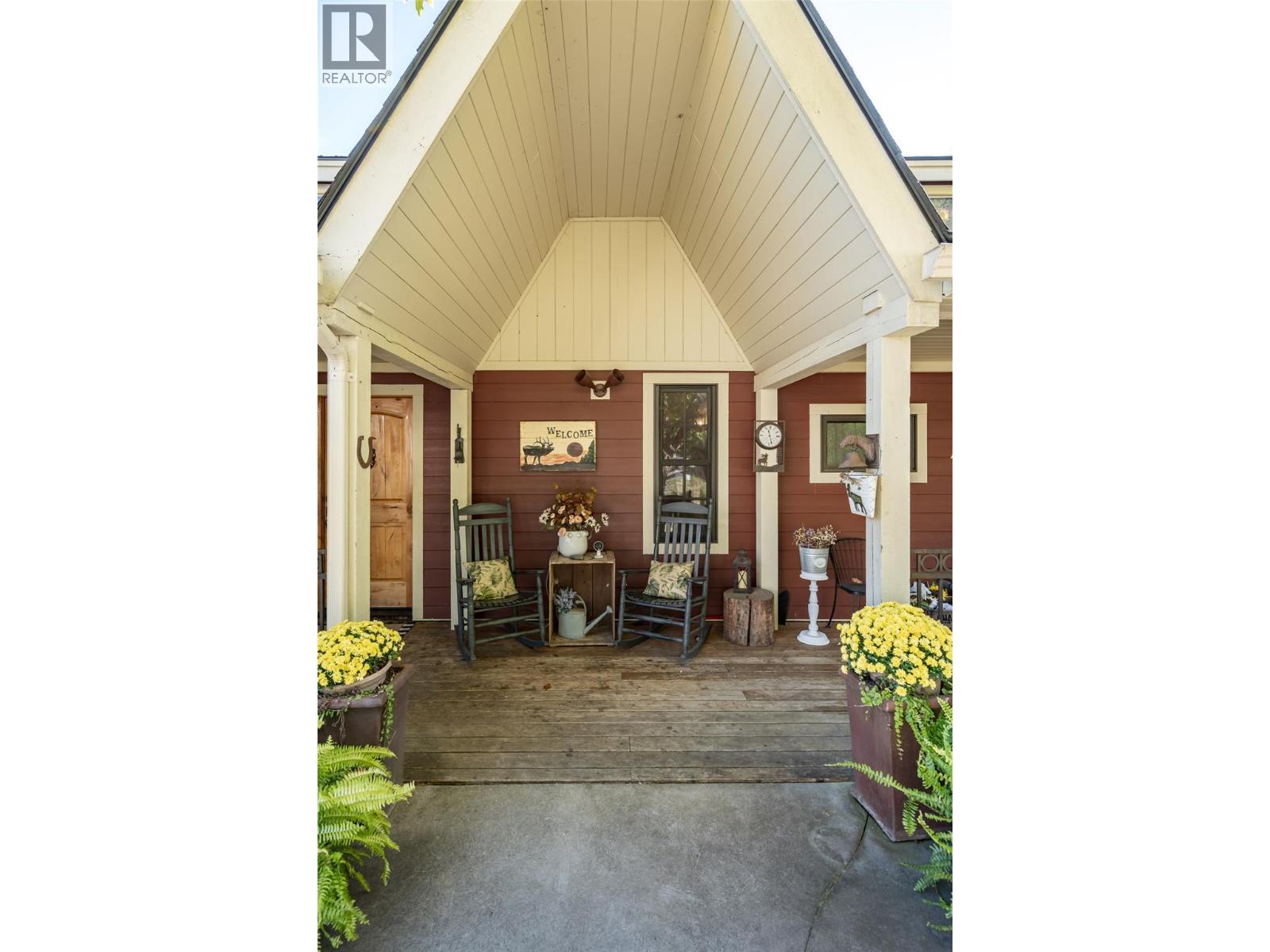 8840 Olson Road, Kaslo, BC - Outdoor