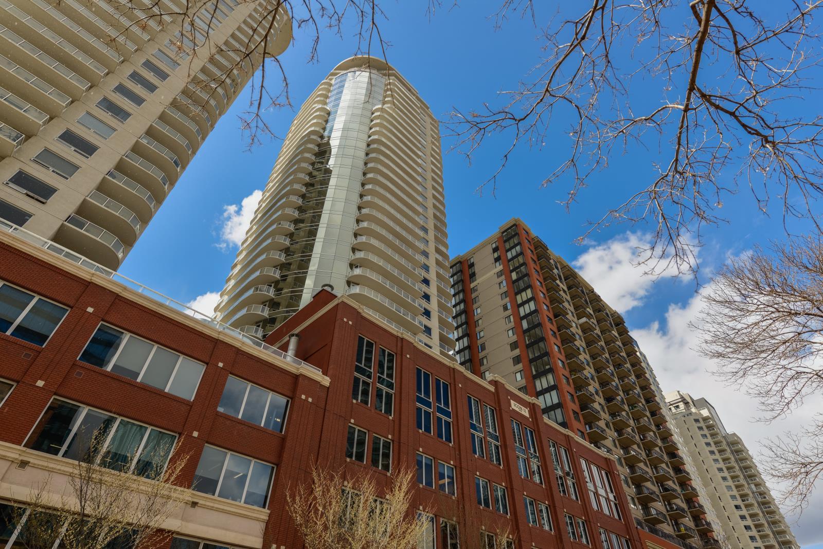 401, 10154 104 St Nw, Edmonton, AB