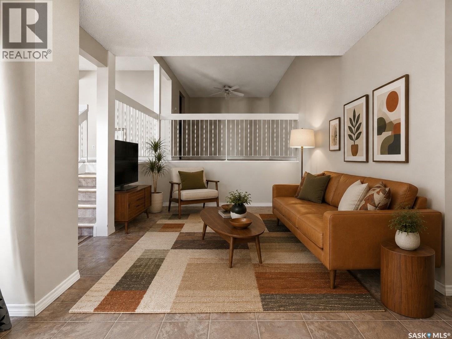 5056 10Th Avenue, Regina, SK - Indoor Photo Showing Living Room