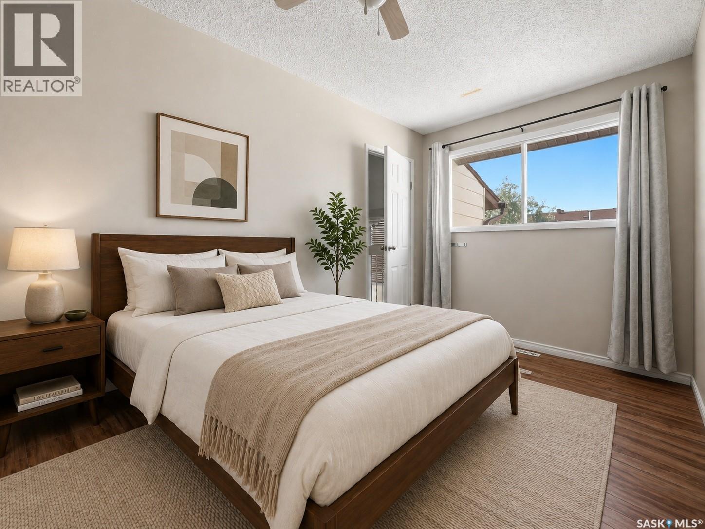 5056 10Th Avenue, Regina, SK - Indoor Photo Showing Bedroom
