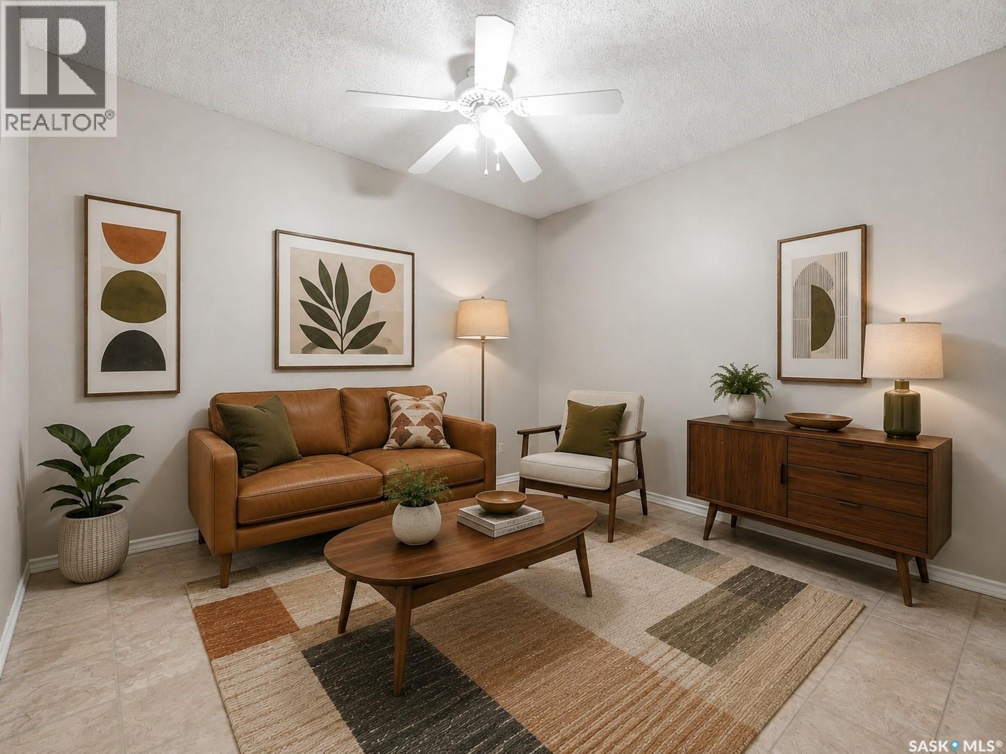 5056 10Th Avenue, Regina, SK - Indoor Photo Showing Living Room