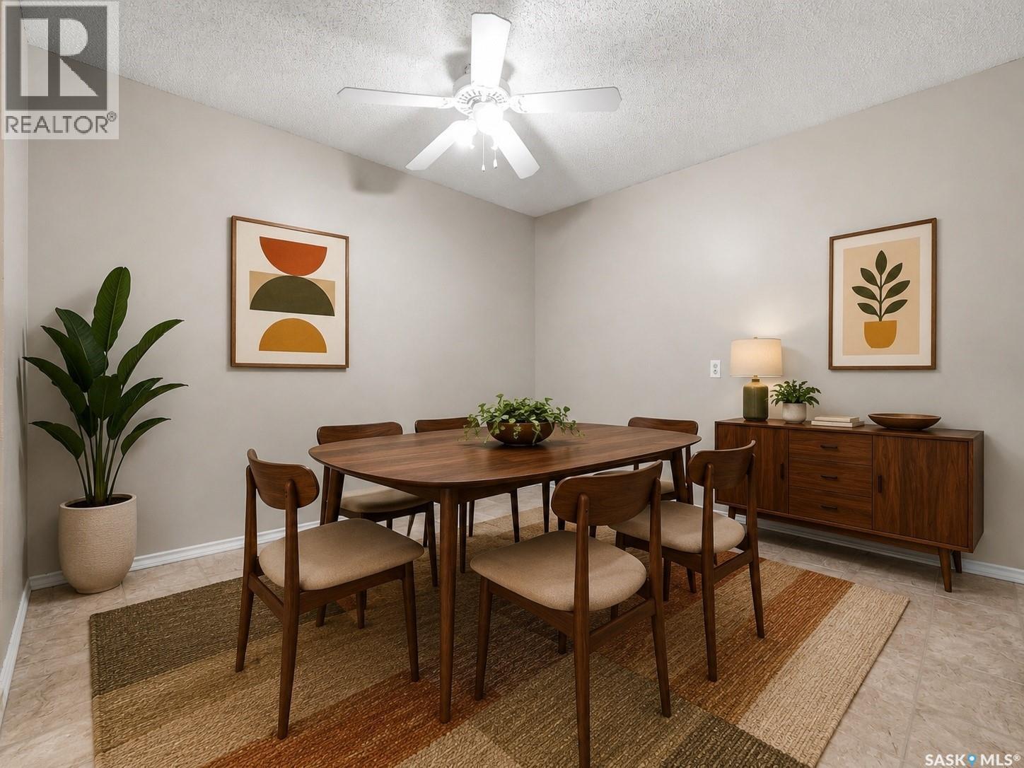 5056 10Th Avenue, Regina, SK - Indoor Photo Showing Dining Room